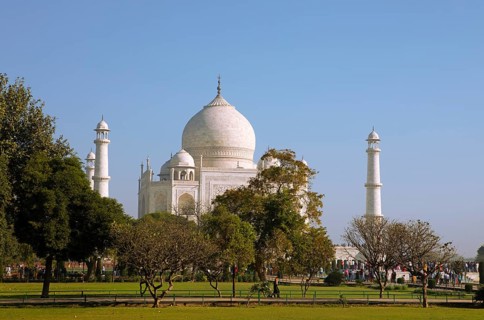 Taj Mahal or Taj Mahal, mausoleum, with Persian garden, Agra, Uttar Pradesh, India