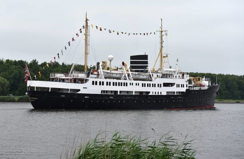MS NORDSTJERNEN, cruise ship, NORDSTJERNEN in the Kiel Canal, NOK, Kiel Canal, Kiel Canal,
