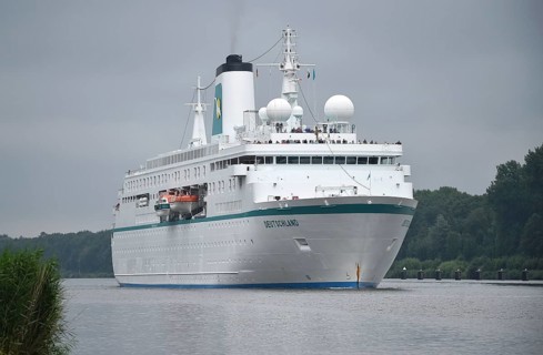 MS DEUTSCHLAND sails through the Kiel Canal, NOK, Kielkanal, Kiel Canal, Schleswig-Holstein,