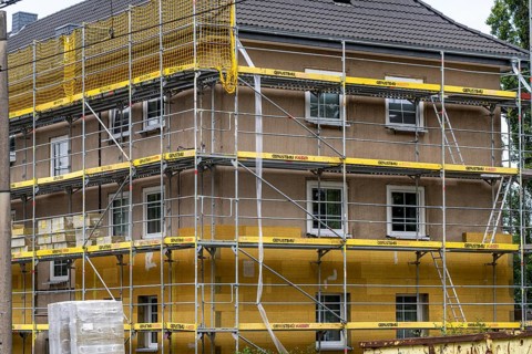 Energy refurbishment of an older residential building, thermal insulation with mineral wool