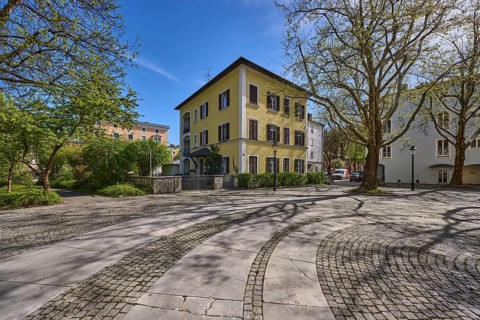Square, cobblestones, natural stone slabs, trees, houses, general architecture, shadow, backlight,