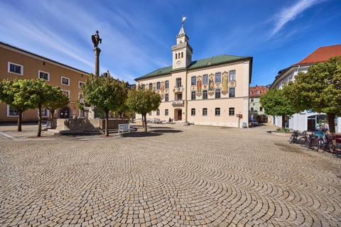 Wittelsbacherbrunnen, fountain, historic town hall, frescoes, general architecture, square,