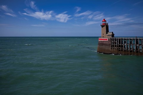 Sea, lighthouse Feu de la jetée Sud, lighthouse, red, harbour entrance, pier, Fécamp, Normandy,