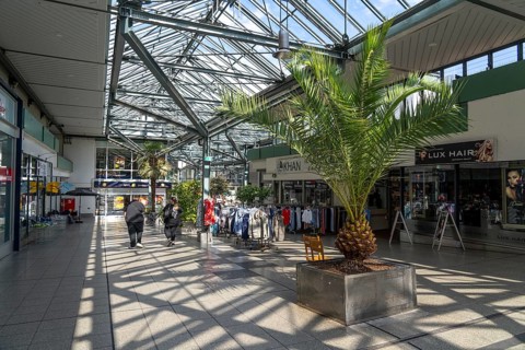 Shopping mall Die Luminaden, in the city centre of Leverkusen, older shopping centre from 1972,