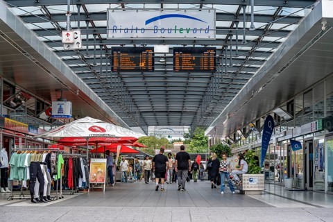 Europaring, B8 shopping centre Rialto Boulevard Leverkusen Mitte, shops, restaurants on the bridge