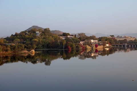 Swaroop Sagar Lake in the morning light, Udaipur, Rajasthan, India