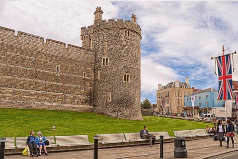 Windsor Castle is located in the English town of Windsor in the south of England in the county of