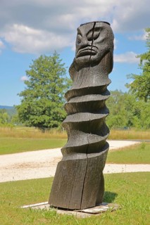 Sculpture Der Verdrehte von Kunsttäter 2009, black, wood sculpture, modern art, twisted, twisting,