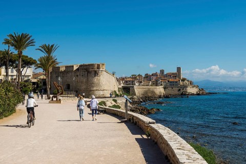 Picturesque town by the sea, Antibes, Provence Alpes Côte d'Azur, South of France, France