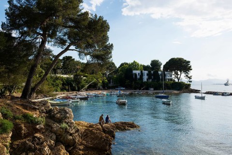 Beach and colourful boats, Plage de I'Olivette, Cap d'Antibes, Antibes, Provence Alpes Côte d'Azur,
