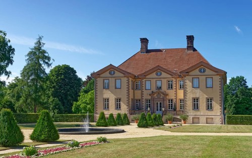 Schieder Castle, with the castle garden on the south side, was built at the beginning of the 18th