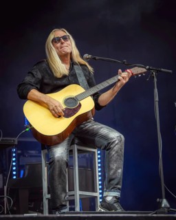 Uwe Hassbecker (Silly) live at the Berliner Rundfunk 91.4 Open Air in the Berlin Parkbühne