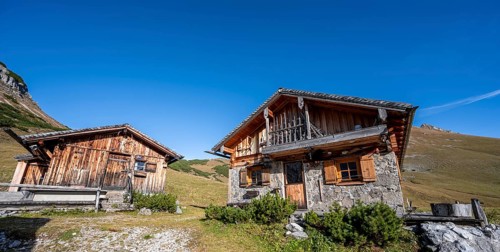 Alpine huts of the Lalidersalm Hochleger, mountain landscape, Rißtal in the Eng, Karwendel, Tyrol,