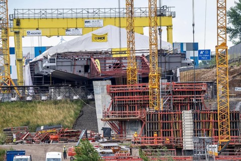 Rhine bridge Duisburg-Neuenkamp, motorway A40, start of construction of the second bridge, bridge