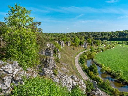 Altmühl with rock formation Twelve Apostles in spring, Altmühltal, near Solnhofen, Middle