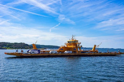 The car ferry SATURNUS, which operates as a floating road between the archipelago, navigates off