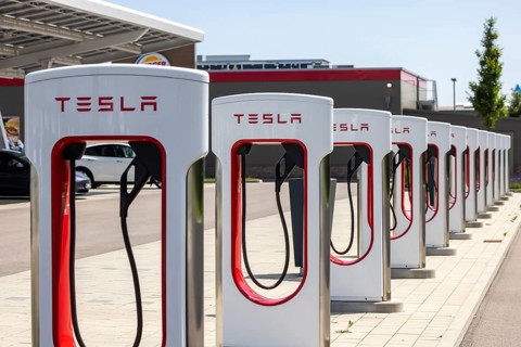 Merklingen charging park in the Swabian Alb. There are charging stations from Ionity and Tesla at