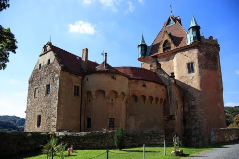 Kuckuckstein Castle in Liebstadt is situated on a rocky outcrop above the Seidewitz river valley on