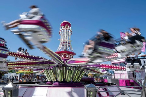 Wiping picture carousel