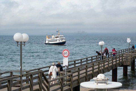 Pier, walker, excursion ship MS Adler IV, Kühlunsborn Ost, Baltic Sea, Baltic Sea resort,