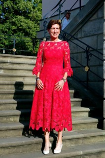 Ilka Horstmeier (BMW Board of Management) arriving at Charles Gounod's Roméo et Juliette after