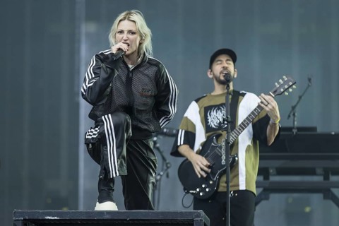 Emily Armstrong (singer) and Mike Shinoda (singer and bassist) from Linkin Park live on From Zero