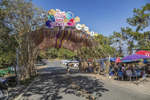 Colorful arched entrance to the Doi Tung tourist attraction in Chiang Rai, Thailand
