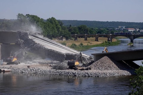 Demolition of the Carola Bridge on 13 June 2025, Dresden, Saxony, Germany