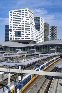 Utrecht Centraal railway station, tracks and concourse, trains of Nederlandse Spoorwegen N.V. state