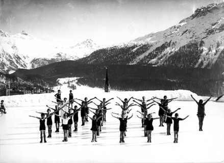 Children doing morning exercises in the snow around 1940, children practising in a choreographed