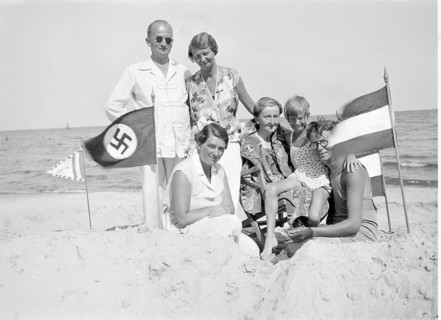 National Socialist family on holiday, Baltic Sea, Beach, 1930s, A family poses on the beach, next