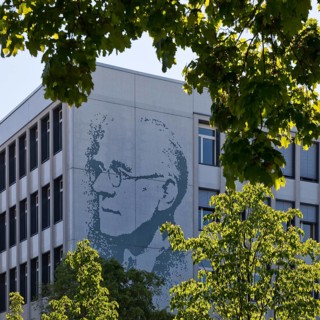 Vocational school centre Mitte Peter-Behrens-Schule with the portrait of Peter Behrens on the