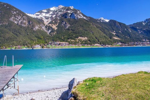 Lakeshore with bright water colours, Pertisau, Achensee, Tyrolean Alps, Tyrol, Austria
