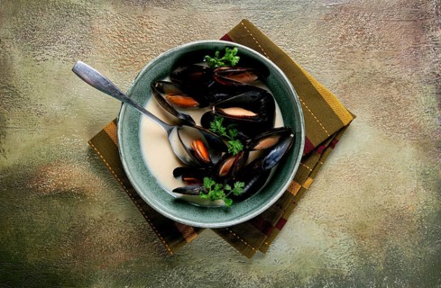 Mussels in shells, in creamy garlic sauce, mussels in bechamel sauce, homemade, no people