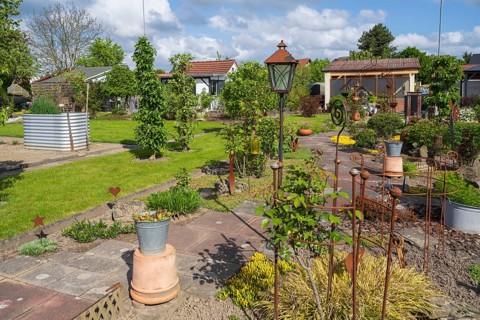 Garden house and decoration in allotment garden, allotment garden, garden, spring, Kamen, North