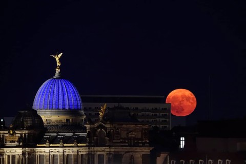 Bright strawberry moon on 11 June 2025 over Dresden, Saxony, Germany