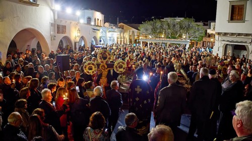 Good Friday, Epitaphios, Funeral procession, Final gathering, Large crowd participates in a