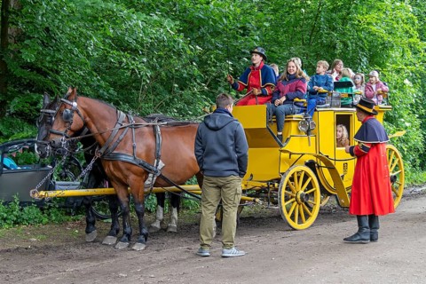 Postillion, passengers, stagecoach, Verein Postkutsche Lüneburger Heide e.V., Klecken, Rosengarten,