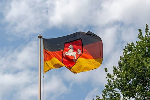 Lower Saxony flag, Klecken, Rosengarten, Lower Saxony, Germany