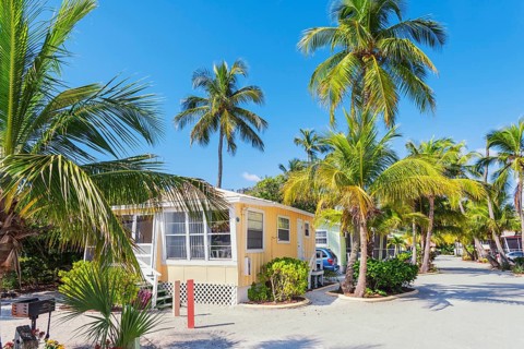 Beach bungalows, Sanibel Island, Florida, USA
