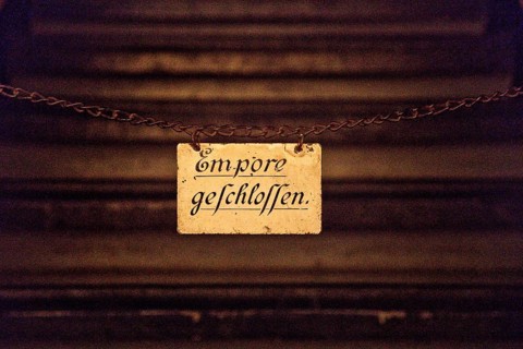 Sign with the notice Gallery closed in old German script in the Church of the Redeemer, Bad Homburg