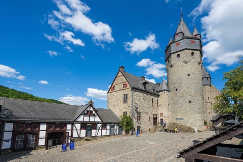 Inner courtyard of Altena Castle, Altena, Sauerland, Westphalia, North Rhine-Westphalia, Germany