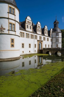 Neuhaus Castle, moated castle, prince-bishop's residence, Weser Renaissance, Paderborn, Westphalia,