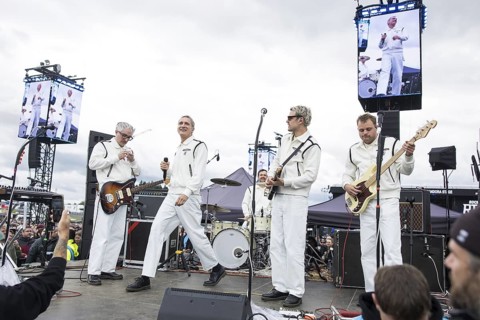 Steffen Israel (guitarist and keyboarder), Felix Brummer (singer), Karl Schumann (guitarist) and