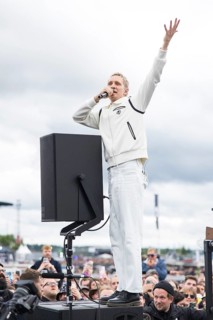 Felix Brummer (Felix Kummer), singer of Kraftklub at a secret gig of the band at the Rock am Ring