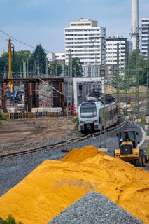 Reconstruction, extension of the Emmerich-Oberhausen railway line, three tracks, including 47 new