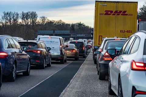 Driving on the A3 motorway, at the Breitscheid motorway junction, 3 lanes, over 7 km traffic jam