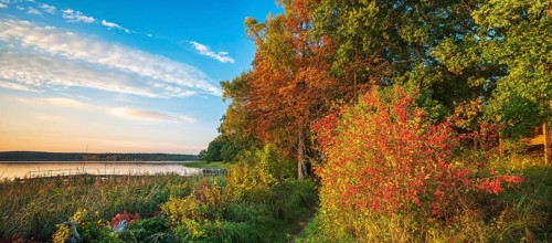 Evening at the lake in autumn, hiking trail on the shore, Großer Lychensee, Lychen, Uckermark,