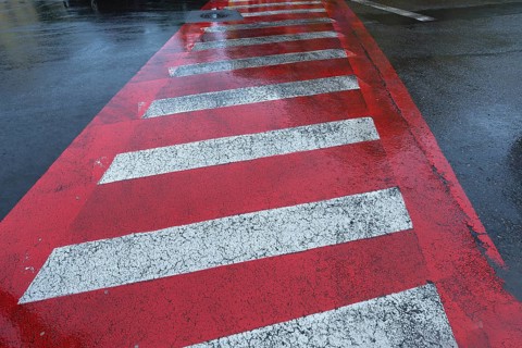 Red and white zebra stripes when it rains, Medias, Bulgaria
