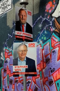 Election posters by Stephan Weil and Ulf Prange, SPD, The Land in Good Hands, 2022, Oldenburg,